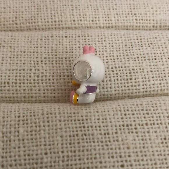 Baby Daisy Duck Charm - Picture 4 of 4
